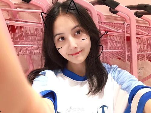 成都女孩最新爆料,揭秘网红背后的真相  第1张